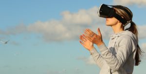 Przyszłość-wirtualnej-rzeczywistości-VR-Training-szkolenia-coaching-eventy-konferencje-team-building-integracje-targi-branżowe